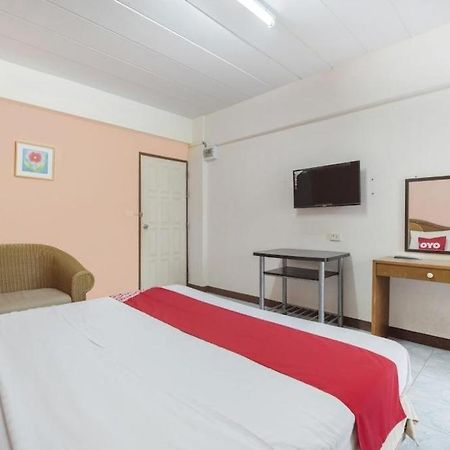 Oyo 519 B Min Airport Hotell Bangkok Exteriör bild