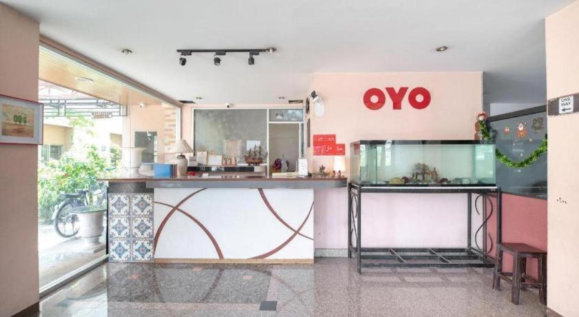 Oyo 519 B Min Airport Hotell Bangkok Exteriör bild