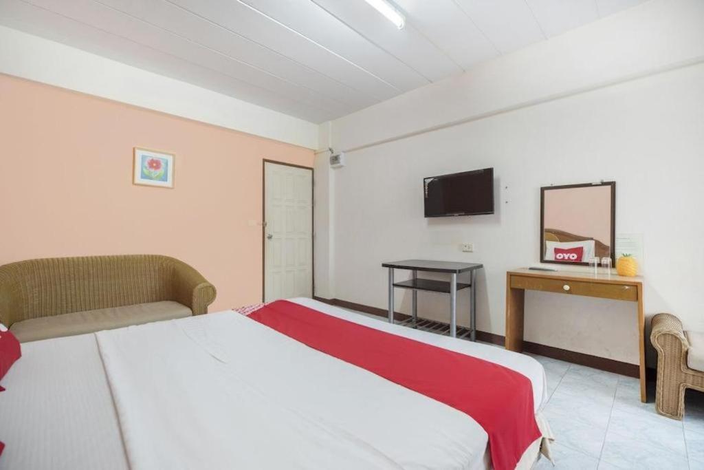 Oyo 519 B Min Airport Hotell Bangkok Exteriör bild