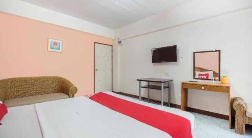 Oyo 519 B Min Airport Hotell Bangkok Exteriör bild
